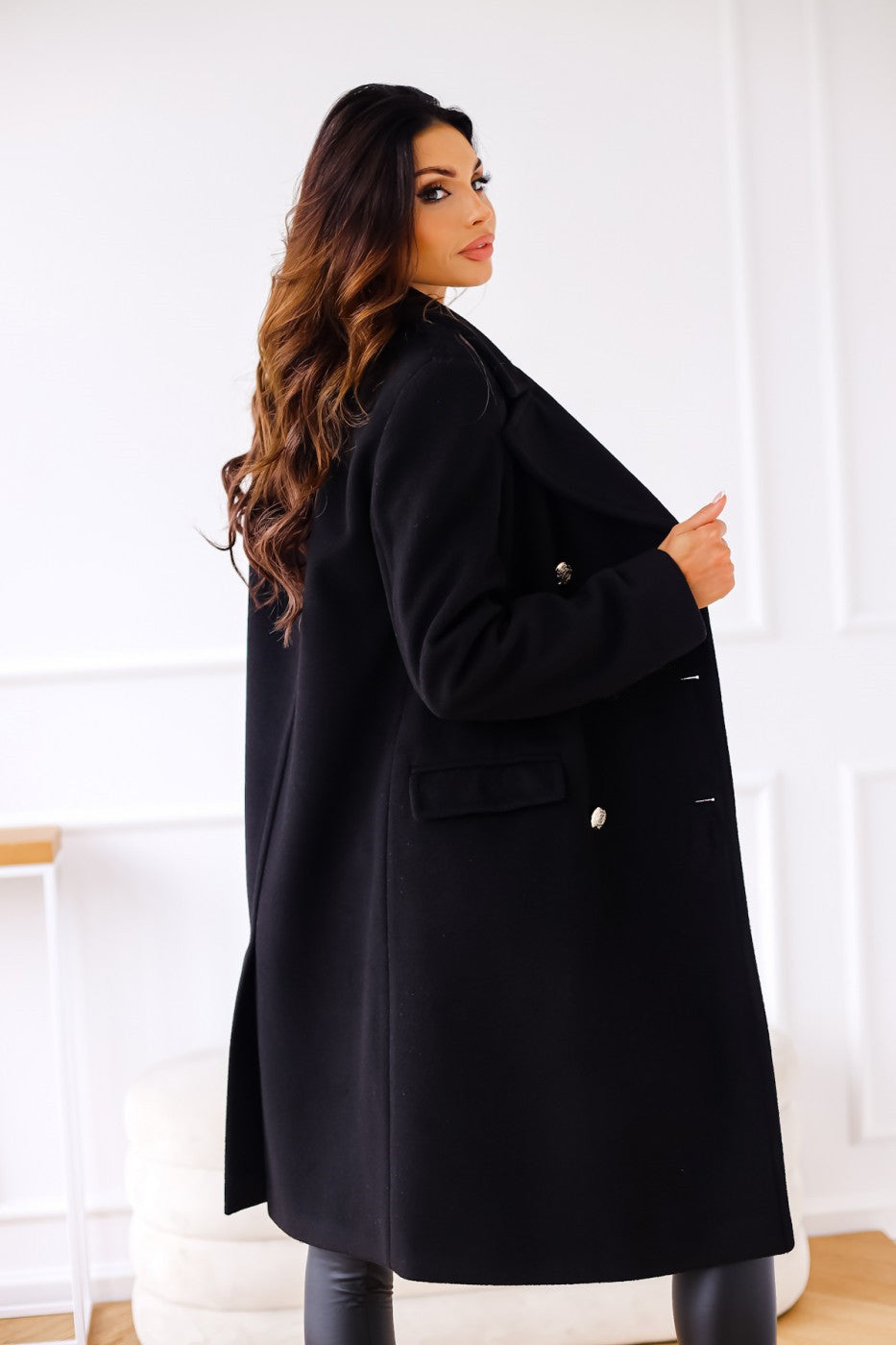 Damen Mantel mit doppelter Knopfleiste und eleganten Details - J&B - 12 - Jasminaboutique.com