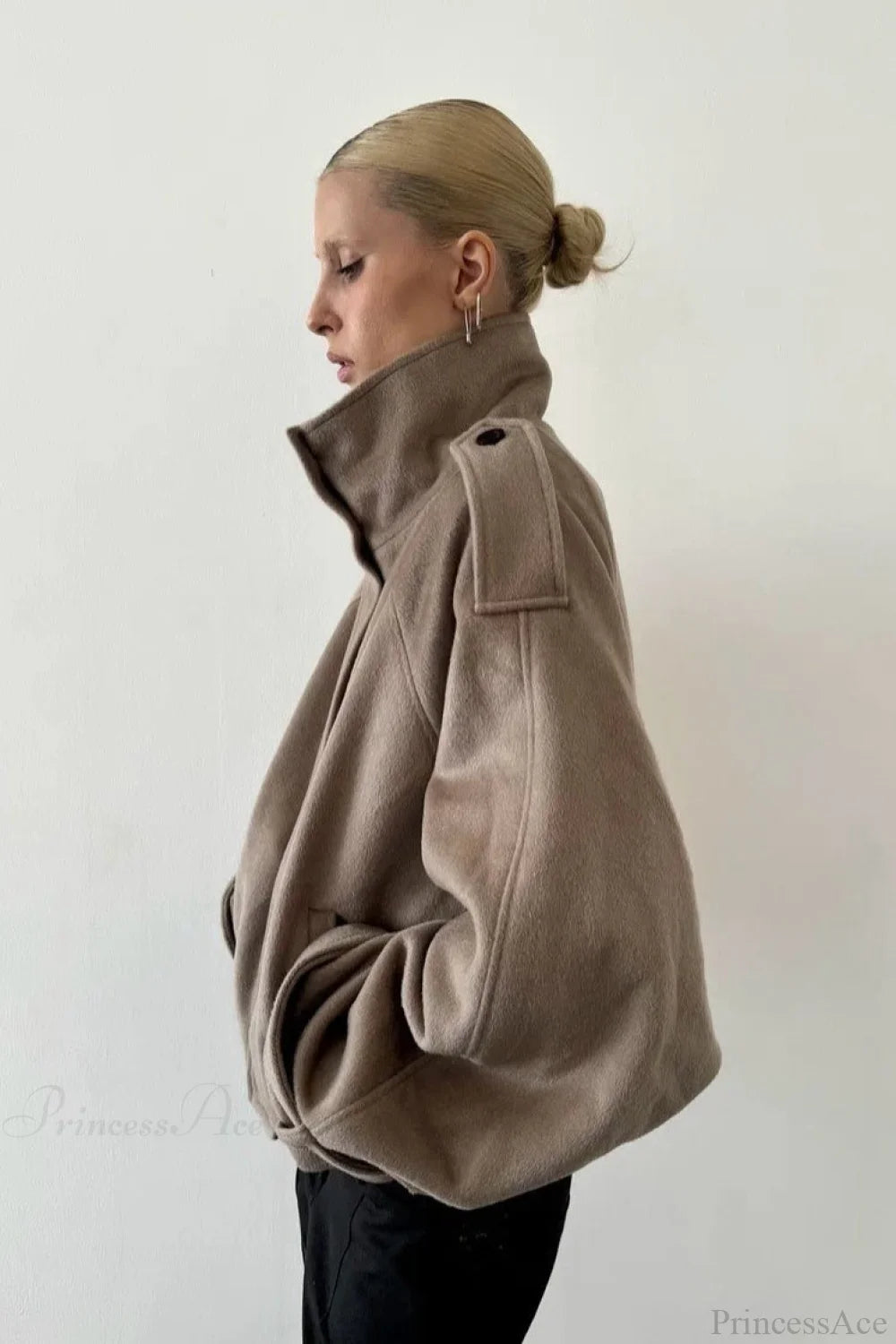Damen Mantel mit Stehkragen und Knopfverschluss - J&B - 2 - Jasminaboutique.com