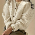 Cardigan Damen mit Knopfverschluss und lässigem Schnitt - J&B - 1 - Jasminaboutique.com