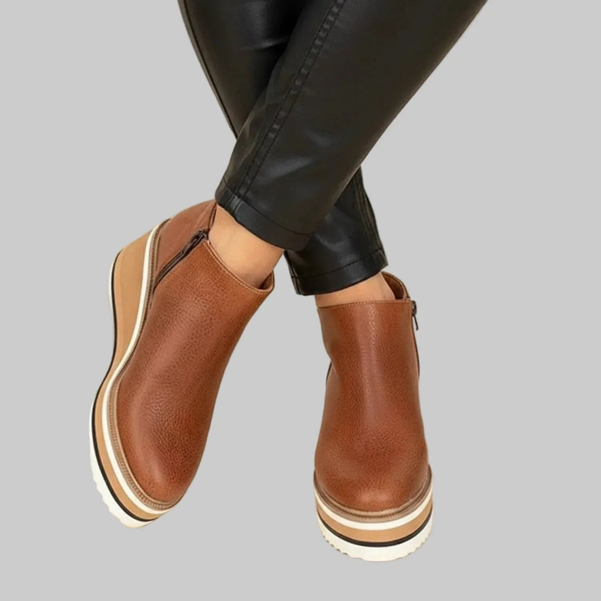 Stiefeletten Damen mit Keilabsatz und seitlichem Reißverschluss - J&B - 4 - Jasminaboutique.com