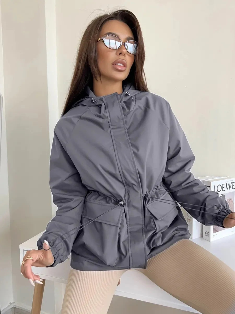 Jacket Damen mit Kapuze und tailliertem Schnitt - J&B - 3 - Jasminaboutique.com