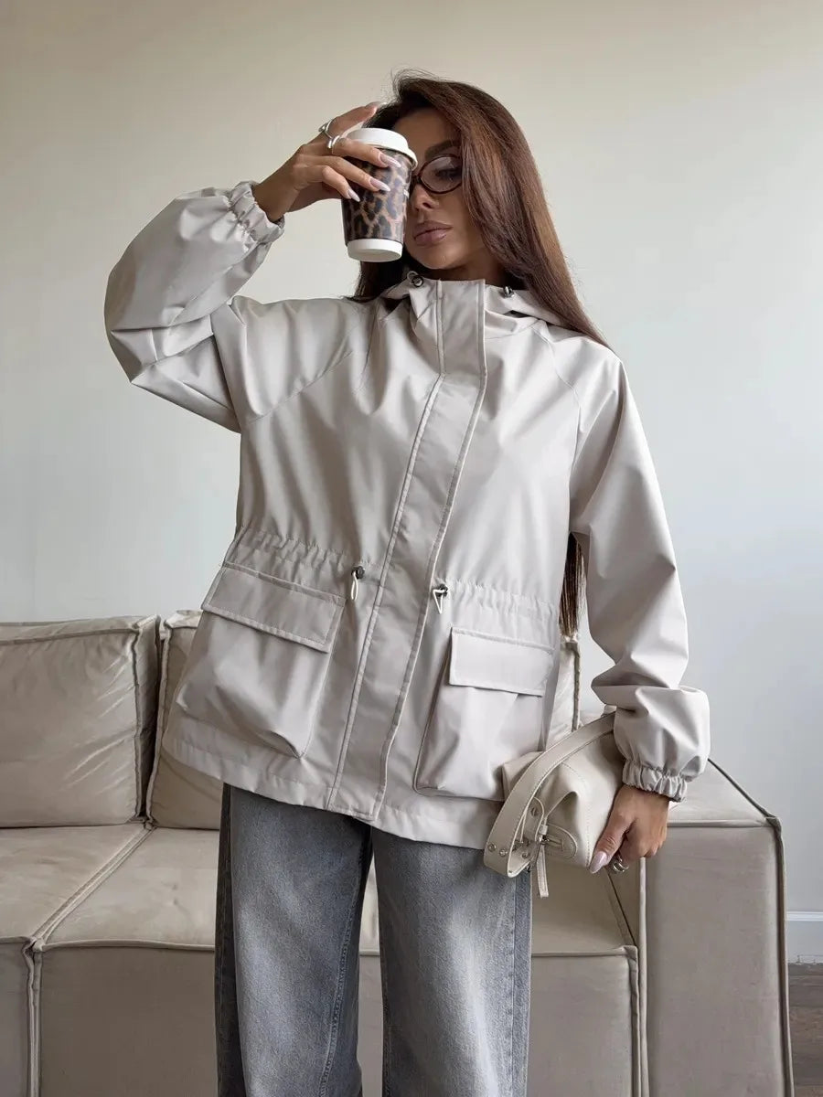 Jacket Damen mit Kapuze und tailliertem Schnitt - J&B - 4 - Jasminaboutique.com