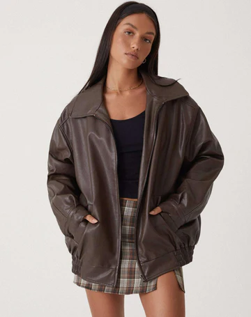 Lederjacke Damen mit lässigem Schnitt und weitem Kragen - J&B - 1 - Jasminaboutique.com