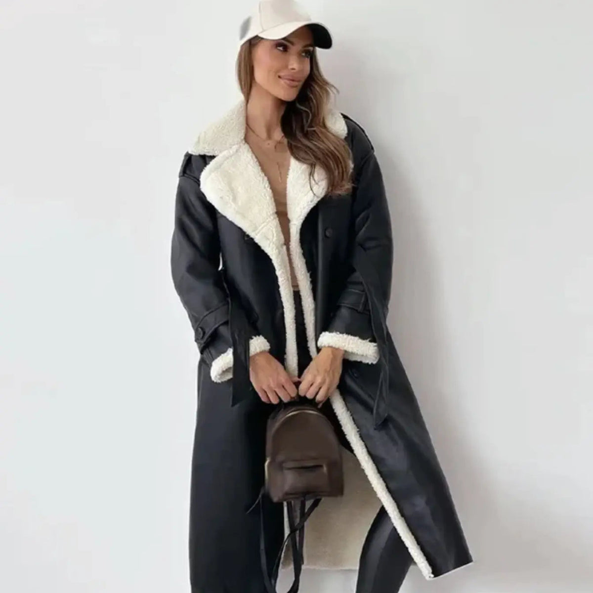 Mantel Damen mit doppelter Knopfleiste und klassischem Kragen - J&B - 1 - Jasminaboutique.com