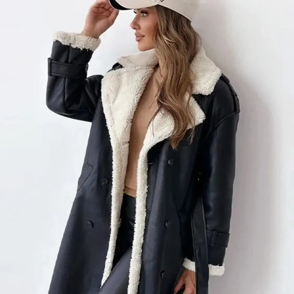 Mantel Damen mit doppelter Knopfleiste und klassischem Kragen - J&B - 2 - Jasminaboutique.com