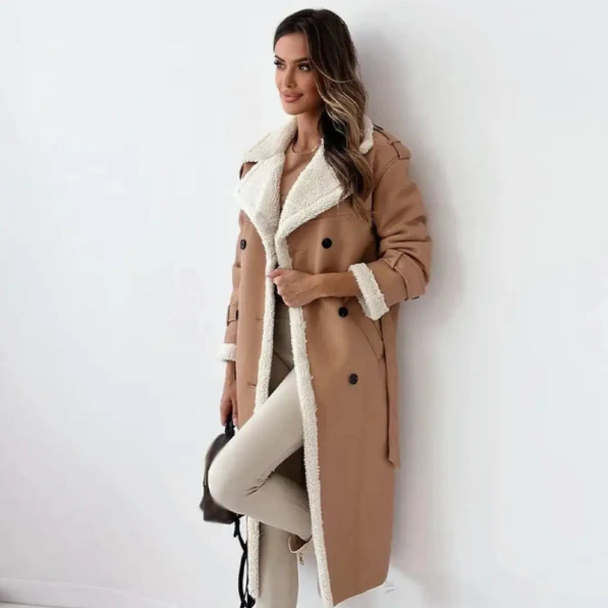 Mantel Damen mit doppelter Knopfleiste und klassischem Kragen - J&B - 3 - Jasminaboutique.com