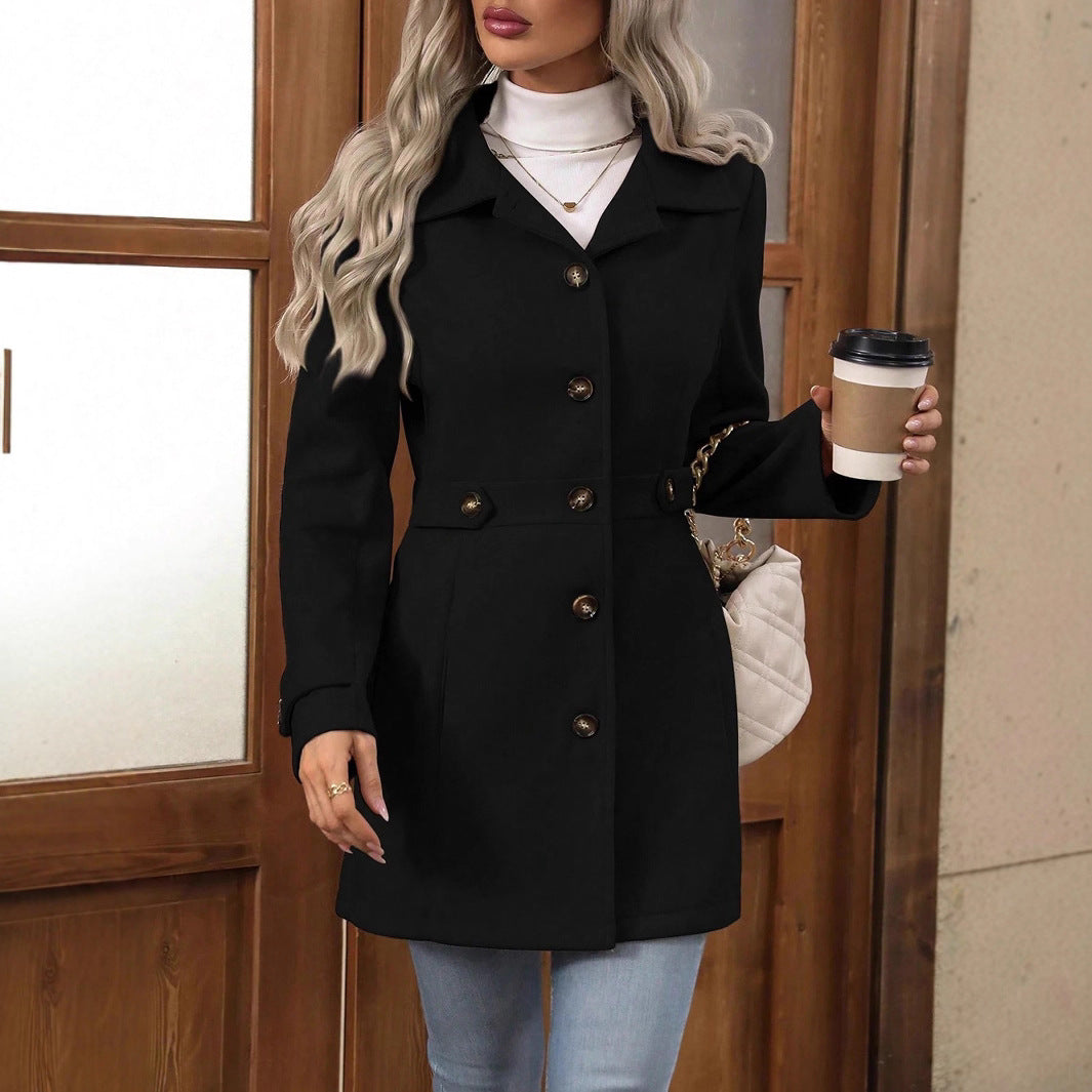 Trench Coat Damen mit taillierter Silhouette und Knopfleiste - J&B - 3 - Jasminaboutique.com