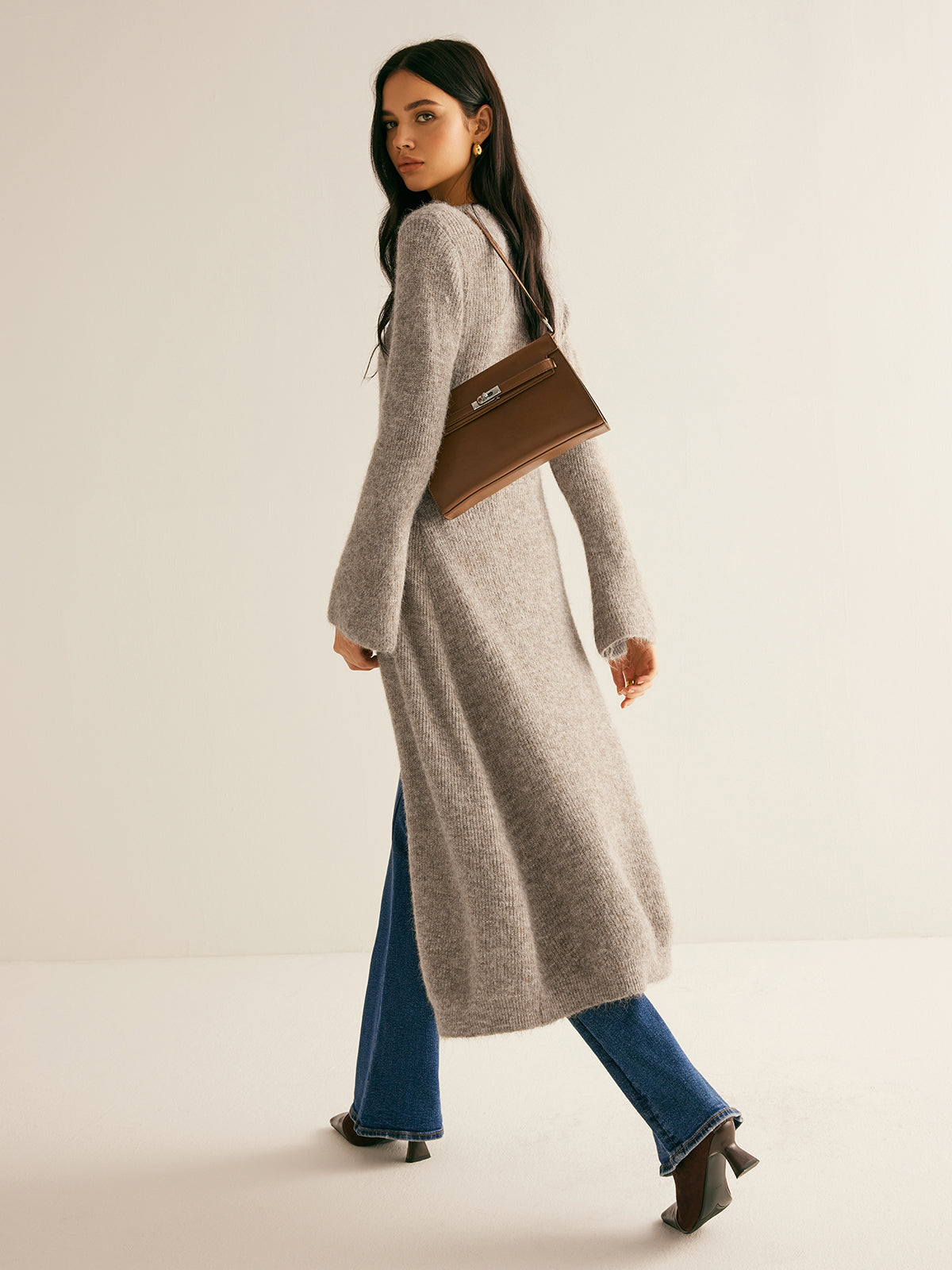 Cardigan Damen mit V-Ausschnitt und Knopfdetails - J&B - 2 - Jasminaboutique.com