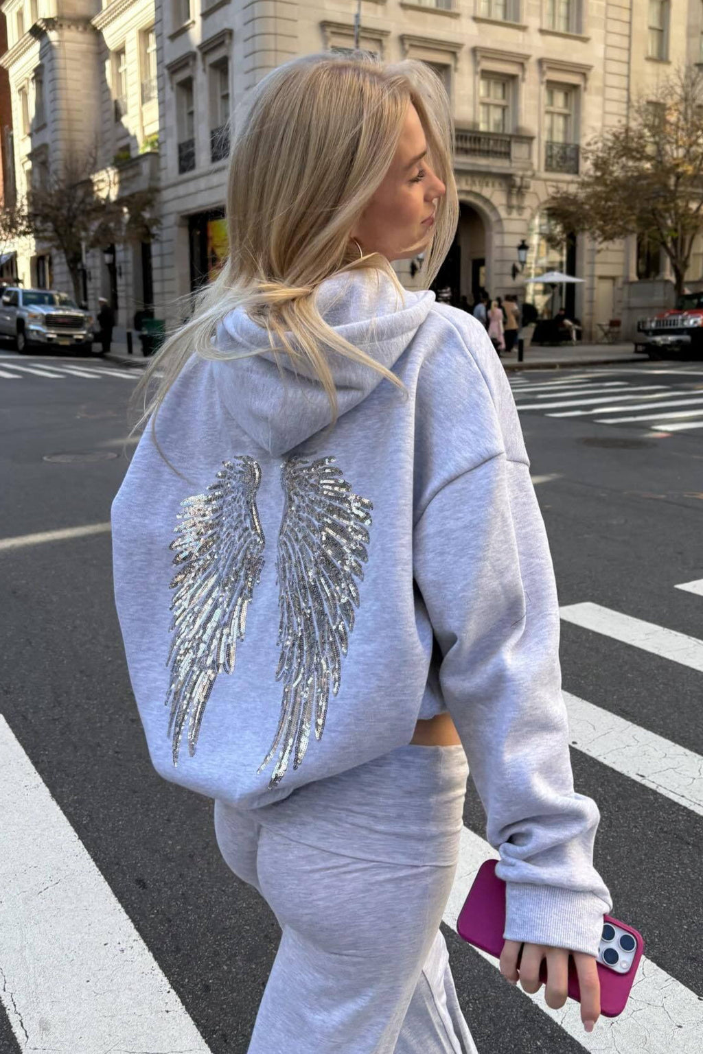 Hoodie Damen mit Kapuze und auffälligem Design - J&B - 1 - Jasminaboutique.com