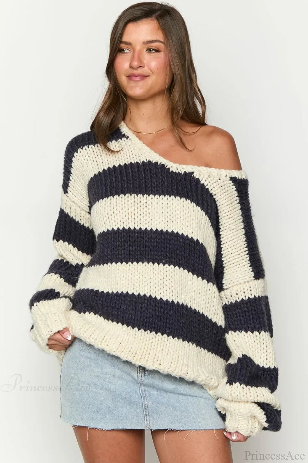 Pullover Damen Oversized mit Off-Shoulder Schnitt und Streifen - J&B - 3 - Jasminaboutique.com
