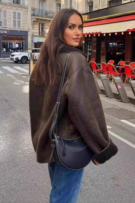 Jacke Damen Oversized Schnitt mit breitem Revers und Knopfverschluss - J&B - 3 - Jasminaboutique.com