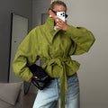 Jacke Damen mit hohem Kragen und Taillengürtel - J&B - 1 - Jasminaboutique.com
