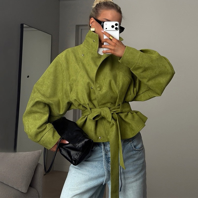 Jacke Damen mit hohem Kragen und Taillengürtel - J&B - 1 - Jasminaboutique.com