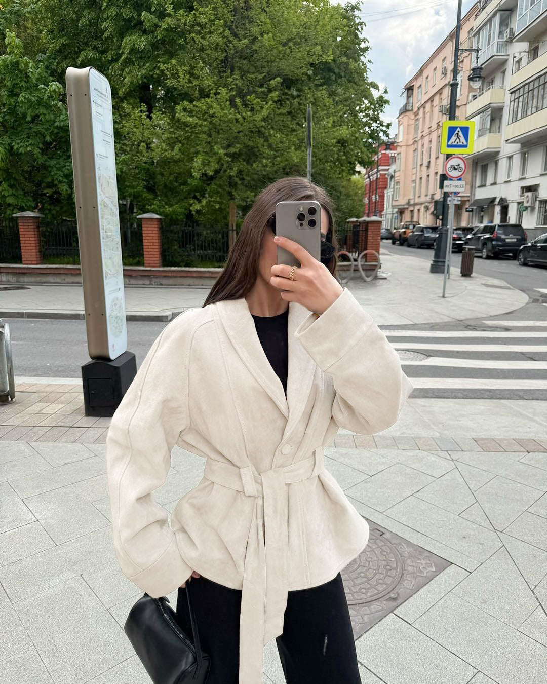 Jacke Damen mit Gürtel – Lässiger Schnitt und elegante Details - J&B - 11 - Jasminaboutique.com
