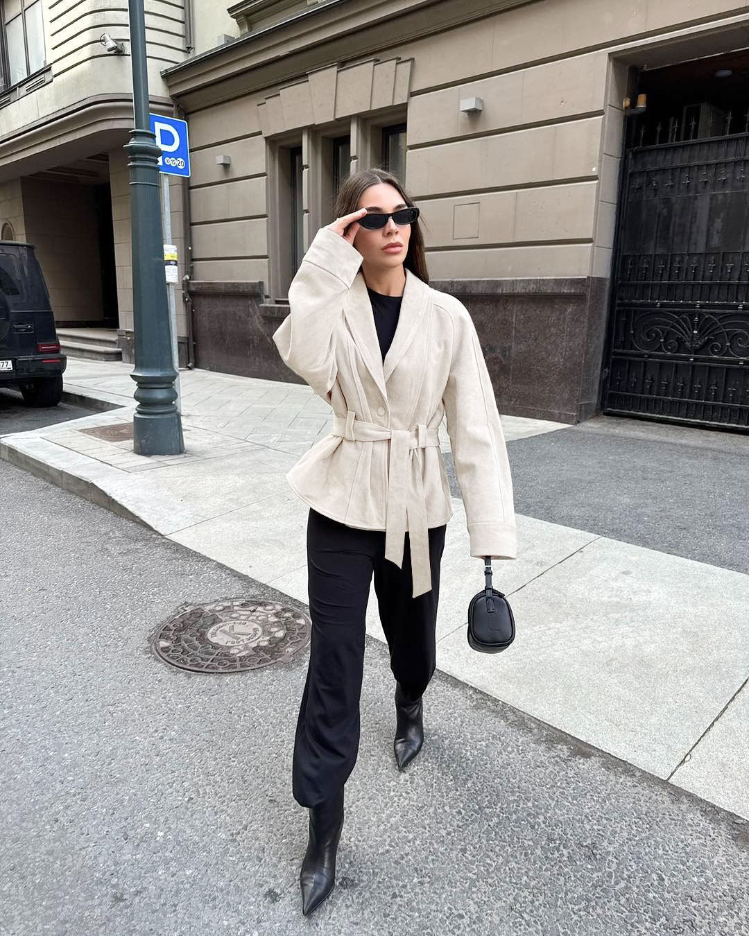 Jacke Damen mit Gürtel – Lässiger Schnitt und elegante Details - J&B - 13 - Jasminaboutique.com