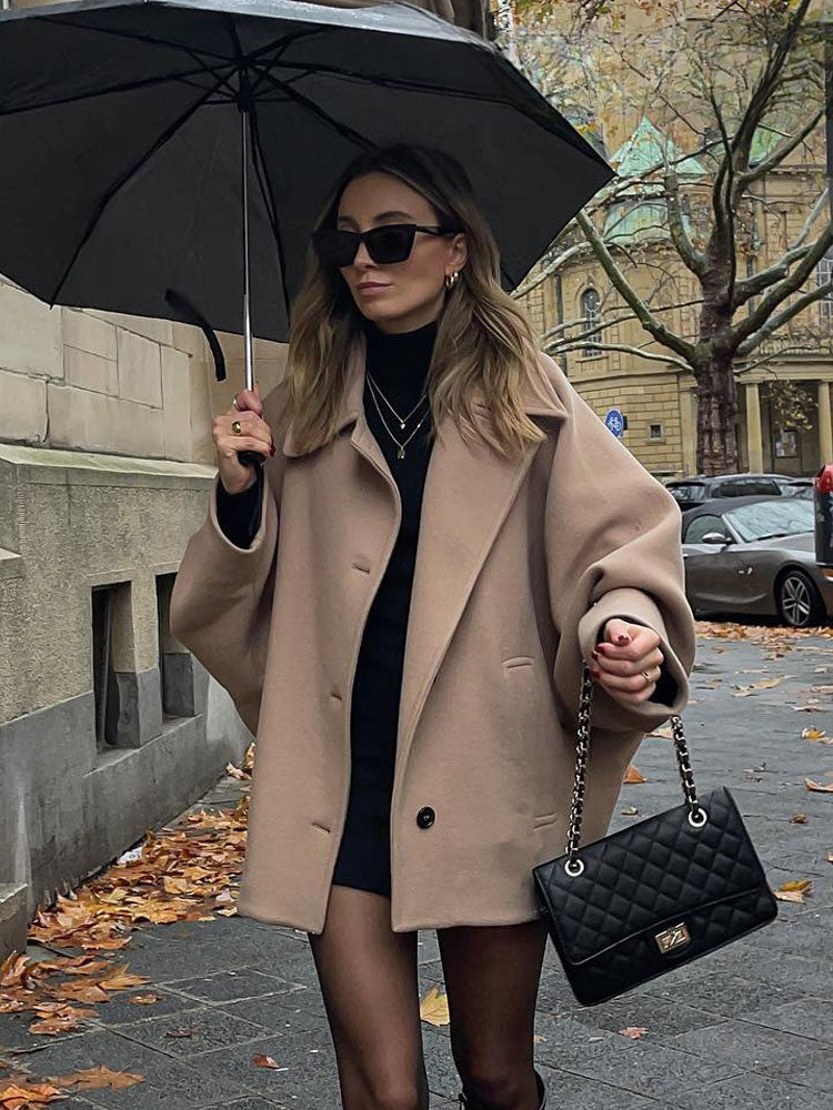 Jacke Damen – Oversized Schnitt mit breitem Revers und Knopfverschluss - J&B - 3 - Jasminaboutique.com