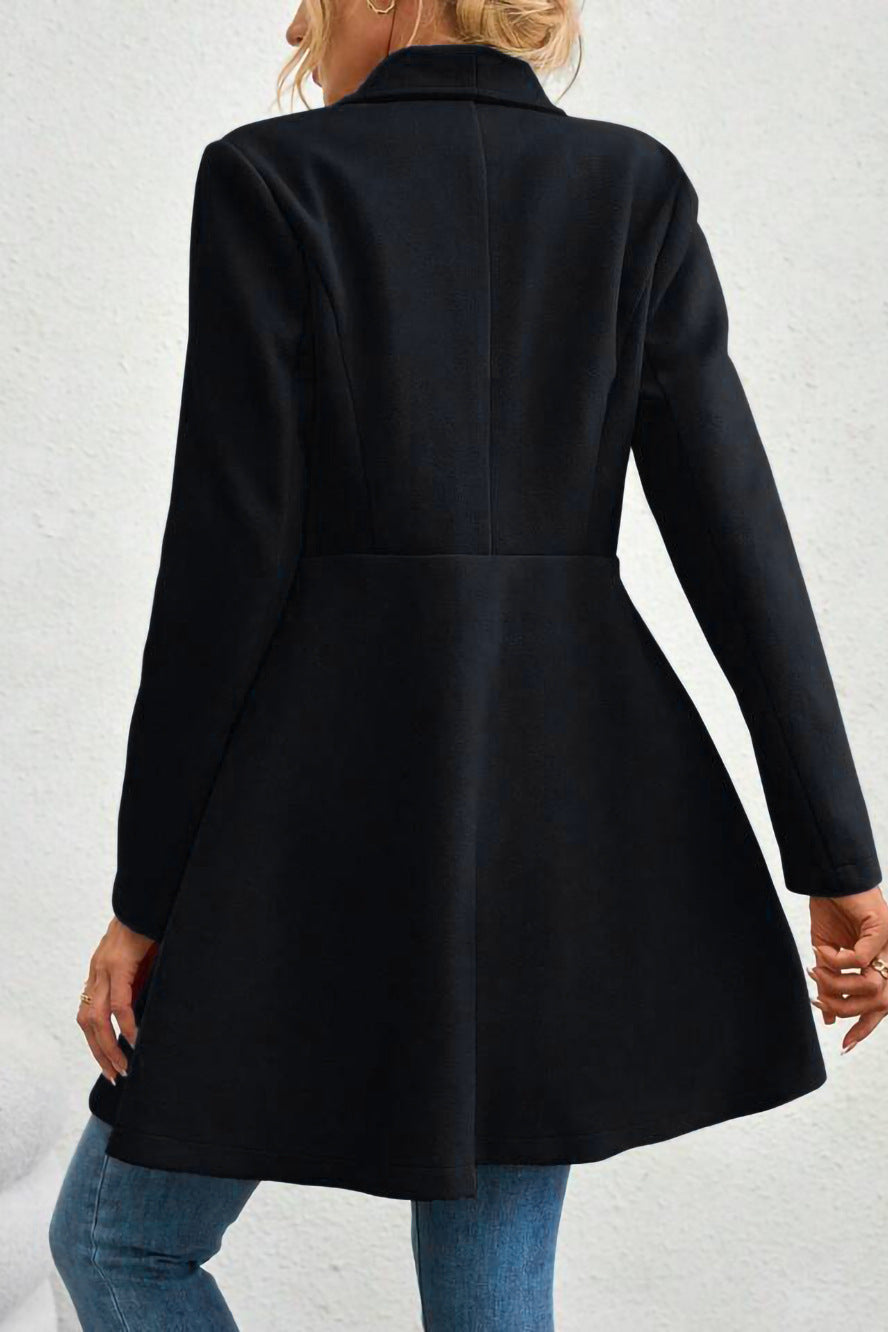 Mantel Damen mit Wasserfallkragen und taillierter Silhouette - J&B - 4 - Jasminaboutique.com