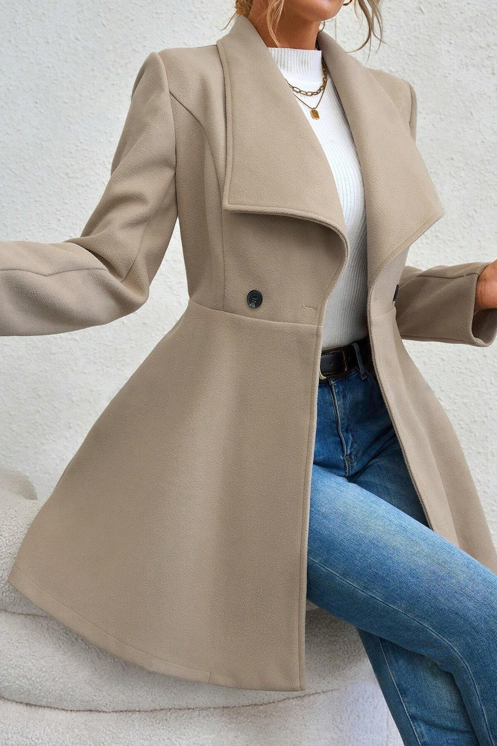 Mantel Damen mit Wasserfallkragen und taillierter Silhouette - J&B - 7 - Jasminaboutique.com