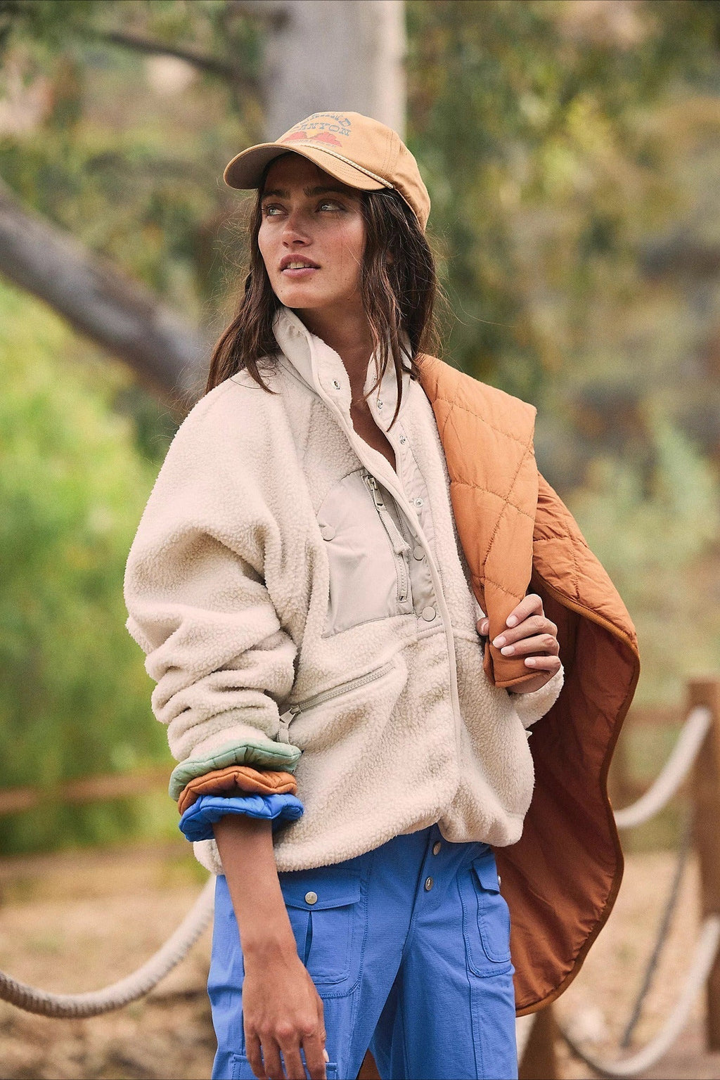 Jacket Damen mit hohem Kragen und praktischen Taschen - J&B - 11 - Jasminaboutique.com