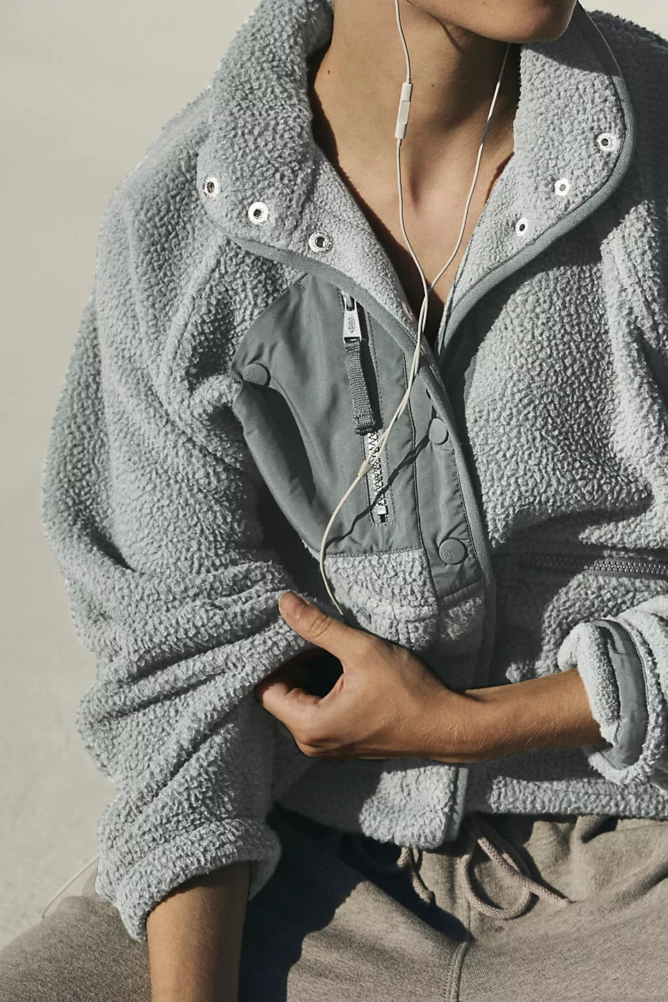Jacket Damen mit hohem Kragen und praktischen Taschen - J&B - 17 - Jasminaboutique.com