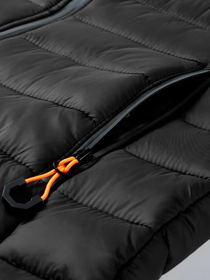 Leichte Herrenjacke mit Kapuze und sportlichem Schnitt - J&B - 18 - Jasminaboutique.com