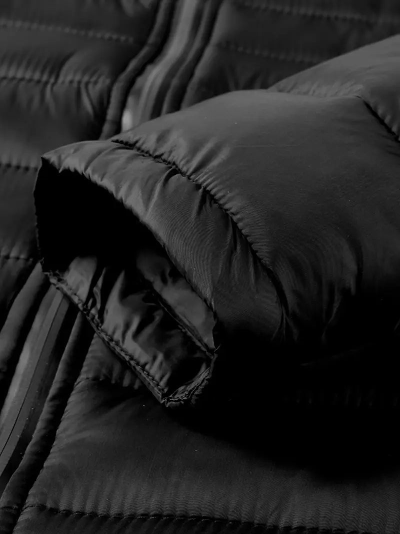 Leichte Herrenjacke mit Kapuze und sportlichem Schnitt - J&B - 19 - Jasminaboutique.com