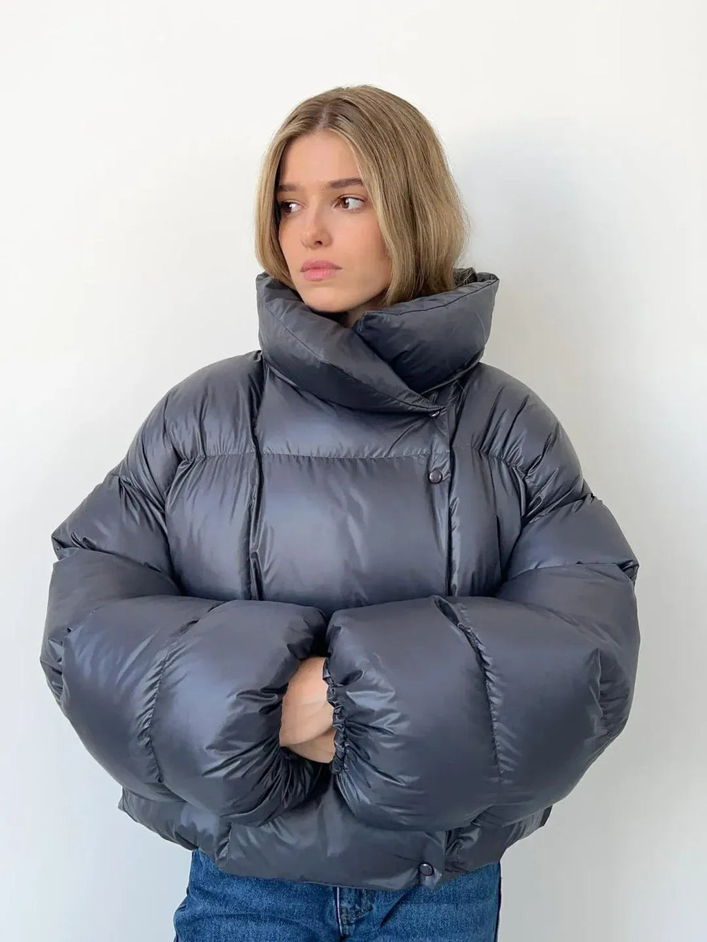 Pufferjacke Damen mit hohem Kragen und lässigem Schnitt - J&B - 1 - Jasminaboutique.com