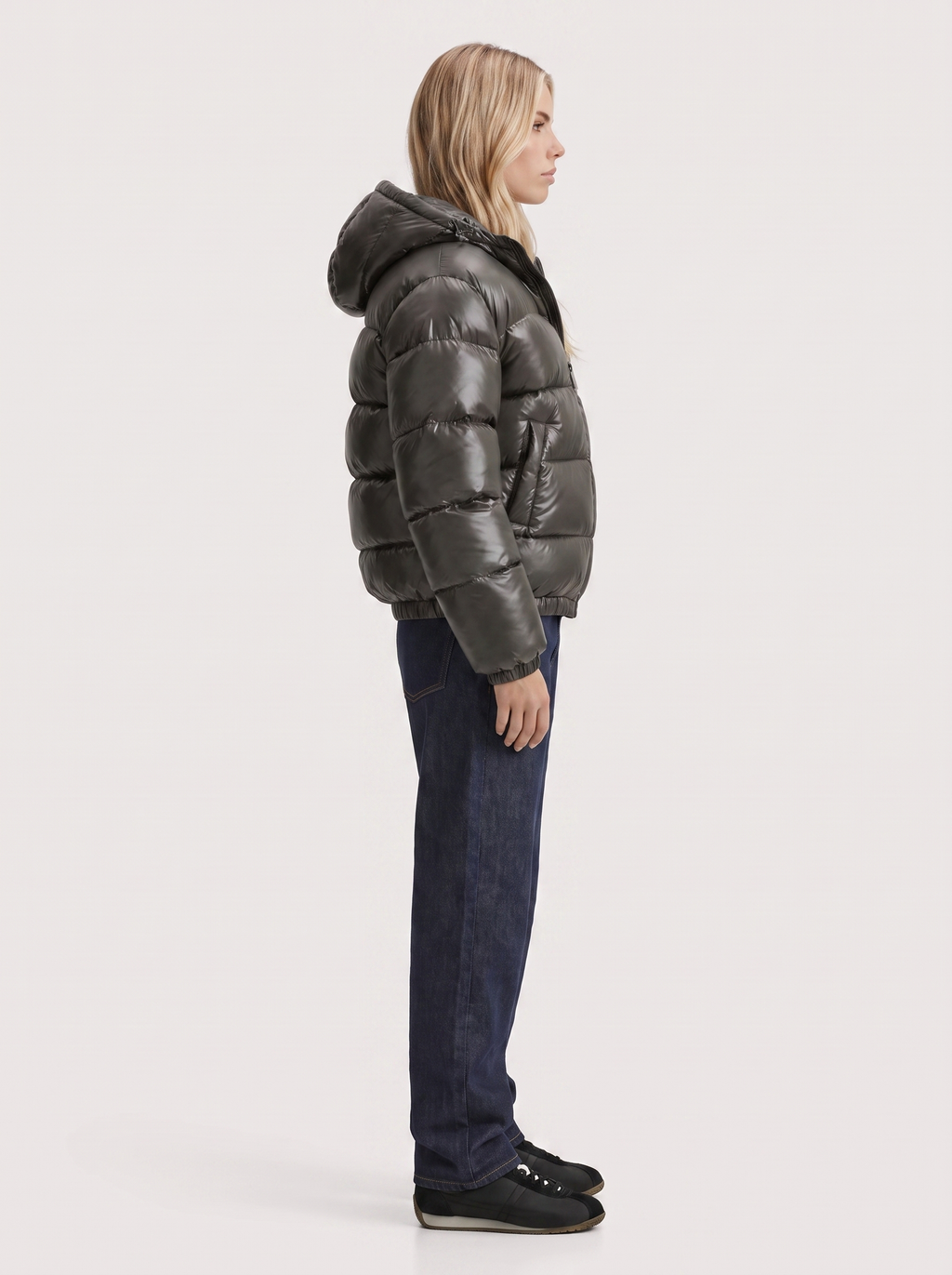 Jacke Damen mit Kapuze und gepolstertem Schnitt - J&B - 4 - Jasminaboutique.com