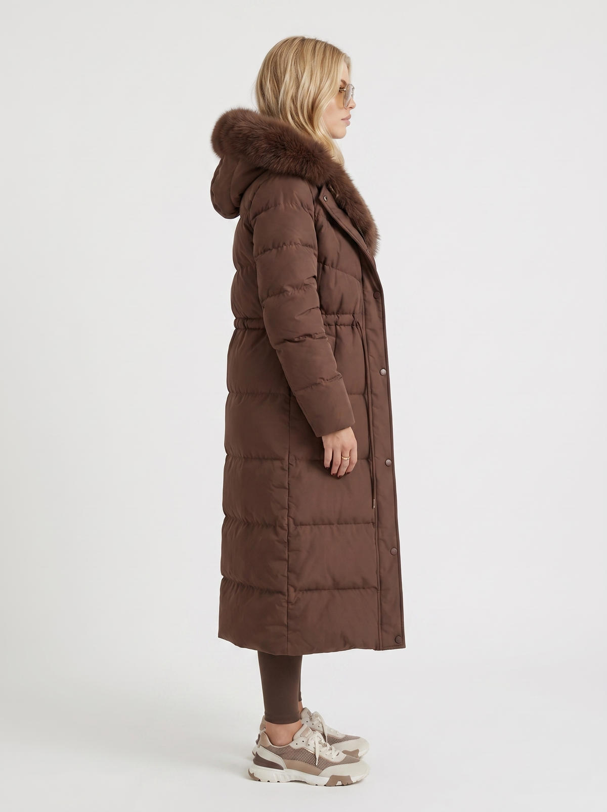 Wintermantel Damen Langer Schnitt mit abnehmbarer Kapuze und verstellbarem Bund - J&B - 4 - Jasminaboutique.com