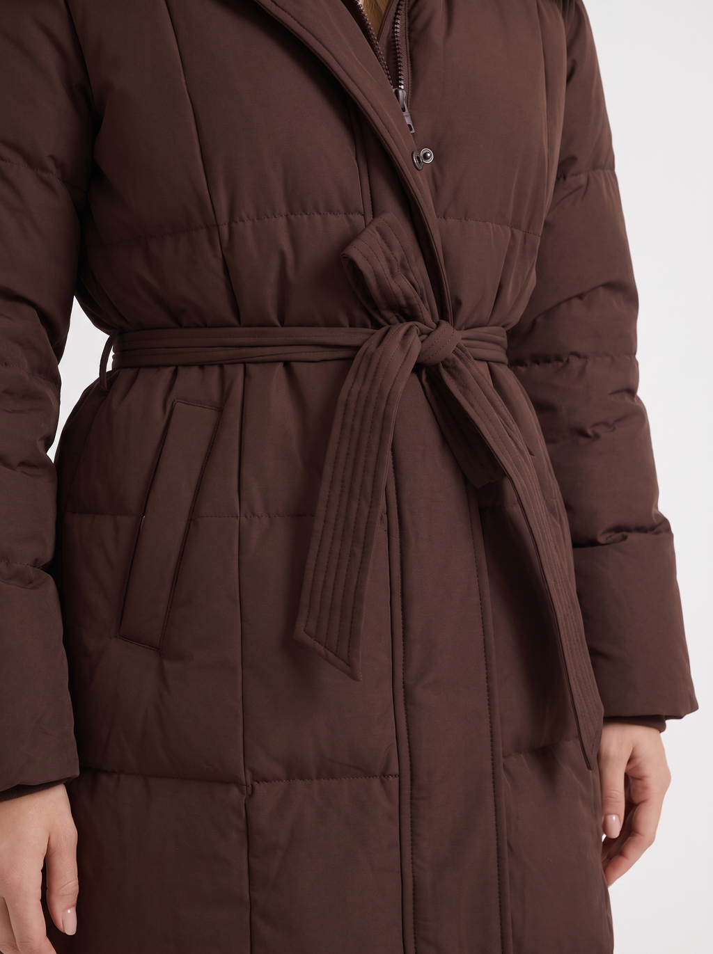 Wintermantel Damen mit Kapuze und langer Silhouette - J&B - 12 - Jasminaboutique.com