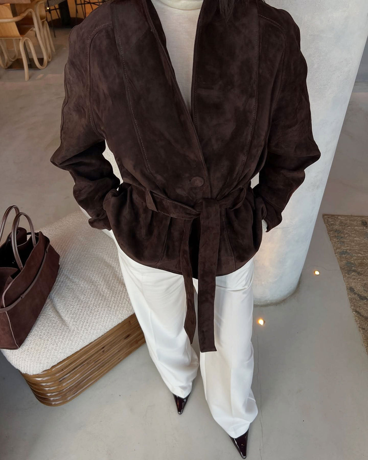 Jacket Damen mit schmaler Silhouette und Taillengürtel - J&B - 2 - Jasminaboutique.com