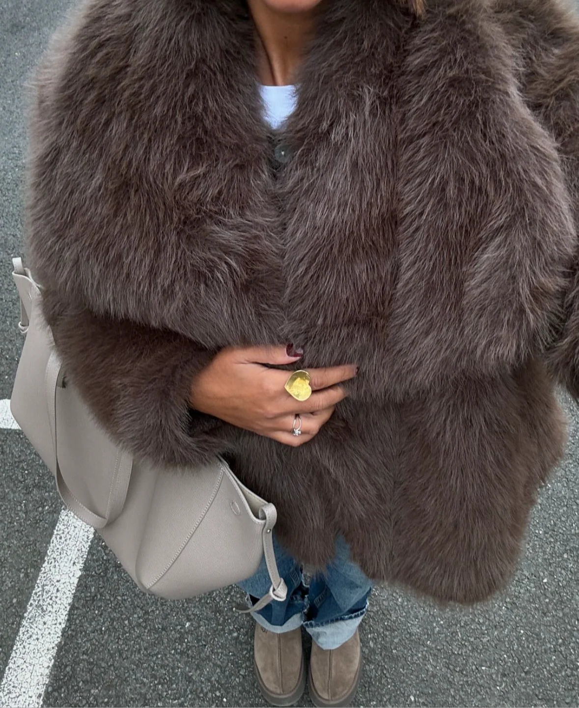 Faux Fur Coat Damen mit Oversized-Schnitt und voluminösen Ärmeln - J&B - 1 - Jasminaboutique.com