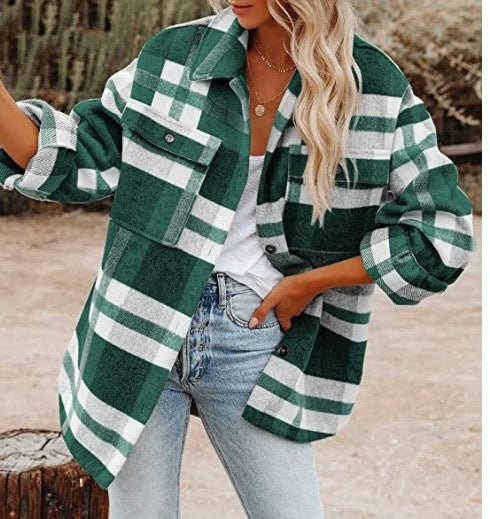 Kariertes Damenjackett mit lässigem Schnitt und praktischen Taschen - J&B - 8 - Jasminaboutique.com