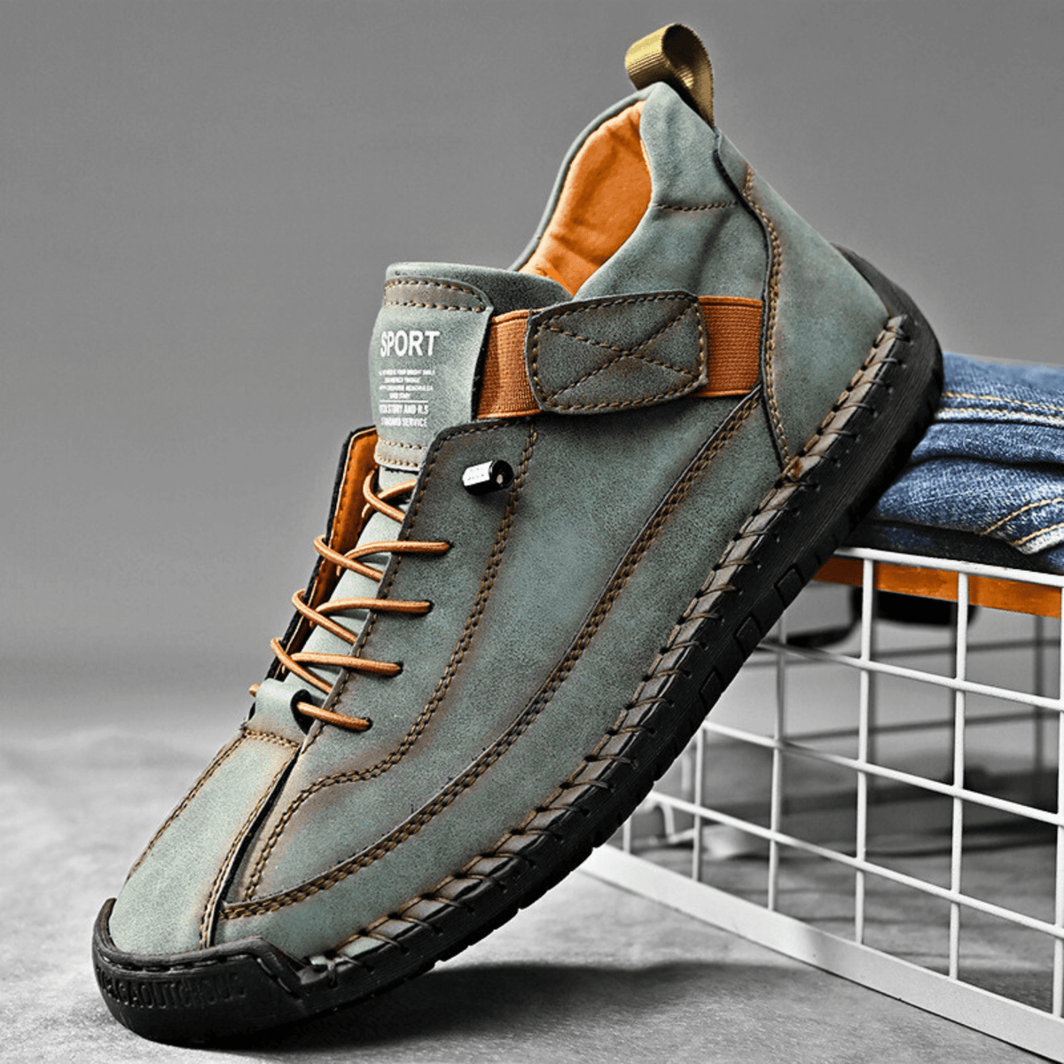 Sneaker Herren mit sportlichem Schnitt und praktischem Klettverschluss - J&B - 1 - Jasminaboutique.com
