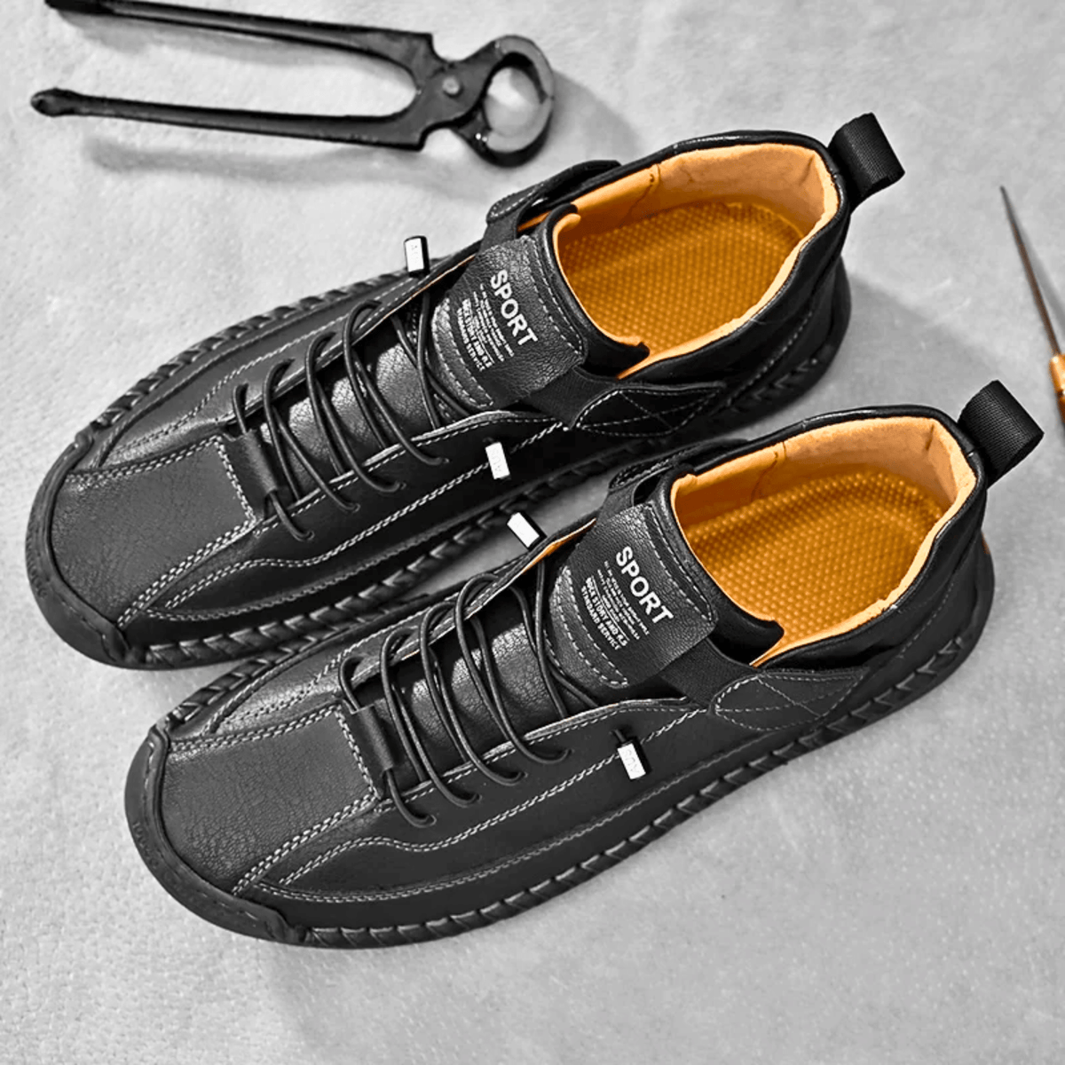 Sneaker Herren mit sportlichem Schnitt und praktischem Klettverschluss - J&B - 13 - Jasminaboutique.com
