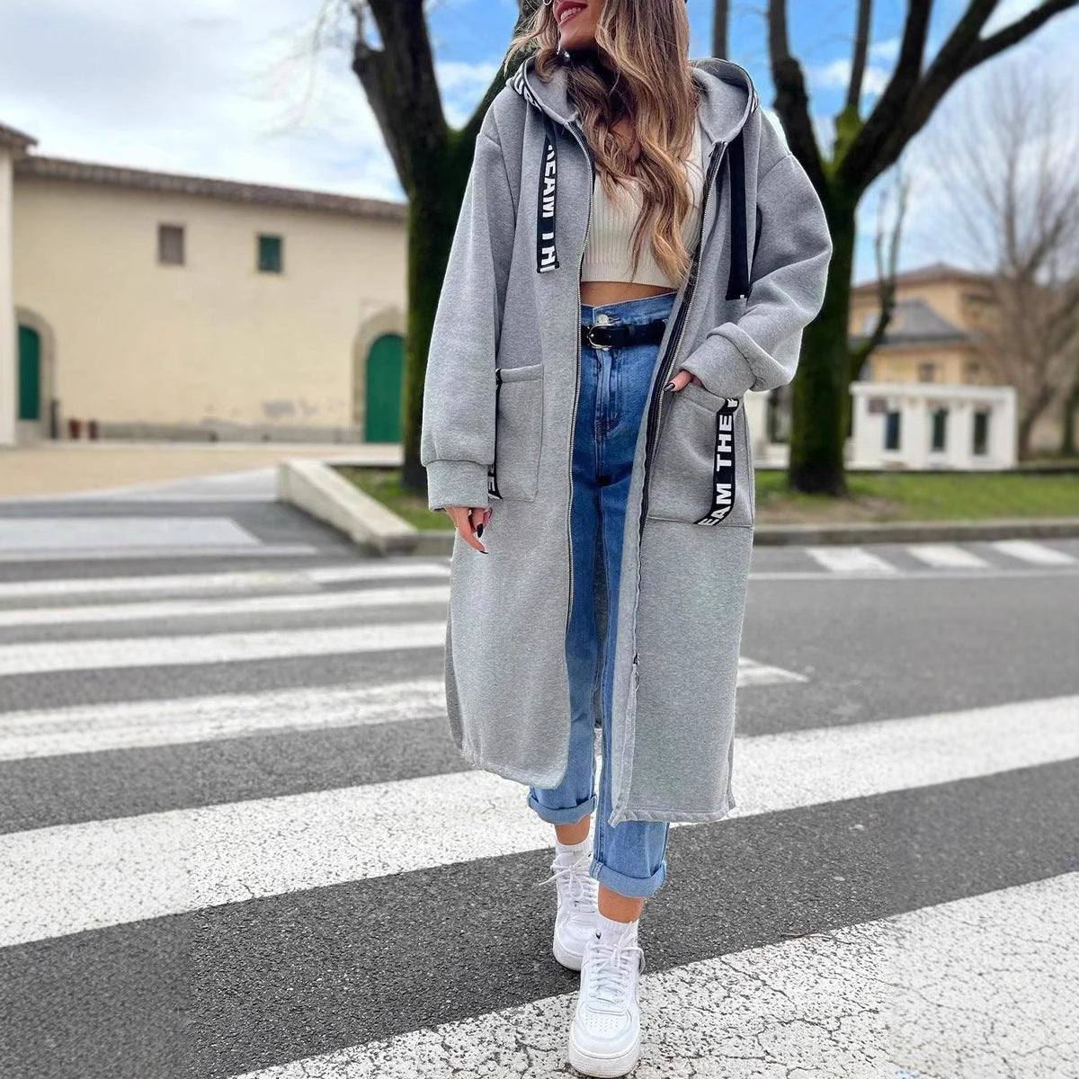 Hoodie Damen mit langen Schnitt und praktischen Taschen - J&B - 2 - Jasminaboutique.com