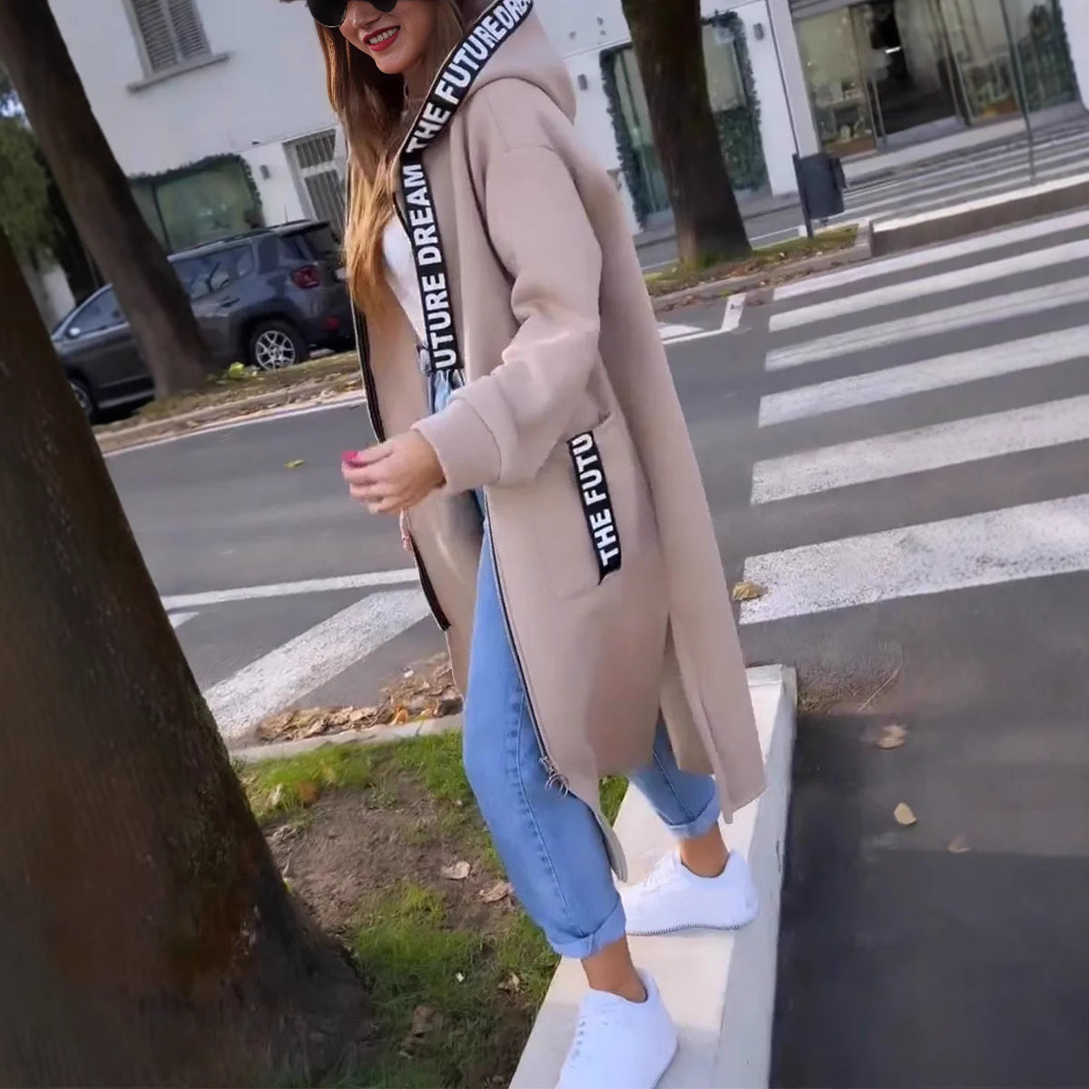 Hoodie Damen mit langen Schnitt und praktischen Taschen - J&B - 5 - Jasminaboutique.com