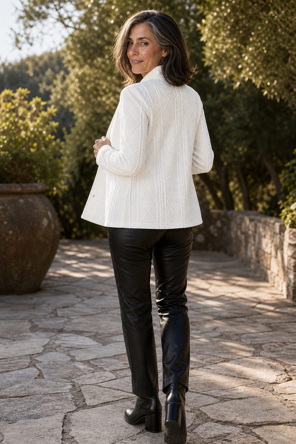 Blazer Damen mit Stehkragen und strukturiertem Schnitt - J&B - 4 - Jasminaboutique.com