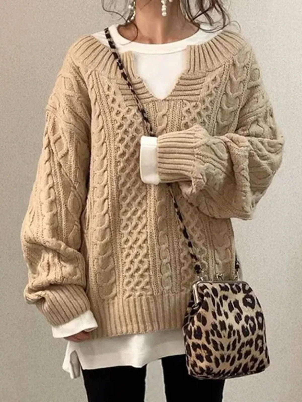 Pullover Damen mit V-Ausschnitt und strukturiertem Design - J&B - 2 - Jasminaboutique.com