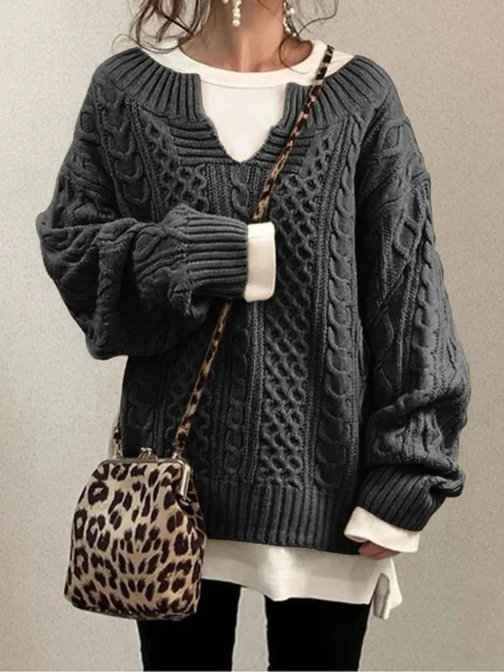 Pullover Damen mit V-Ausschnitt und strukturiertem Design - J&B - 3 - Jasminaboutique.com