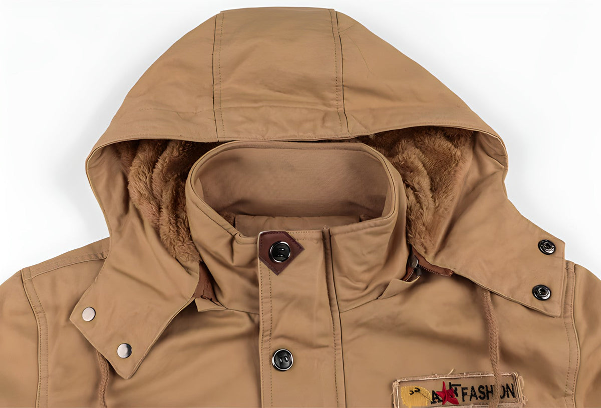 Herrenjacke – Militärische Silhouette mit verstellbarem Bund und praktischen Taschen - J&B - 10 - Jasminaboutique.com