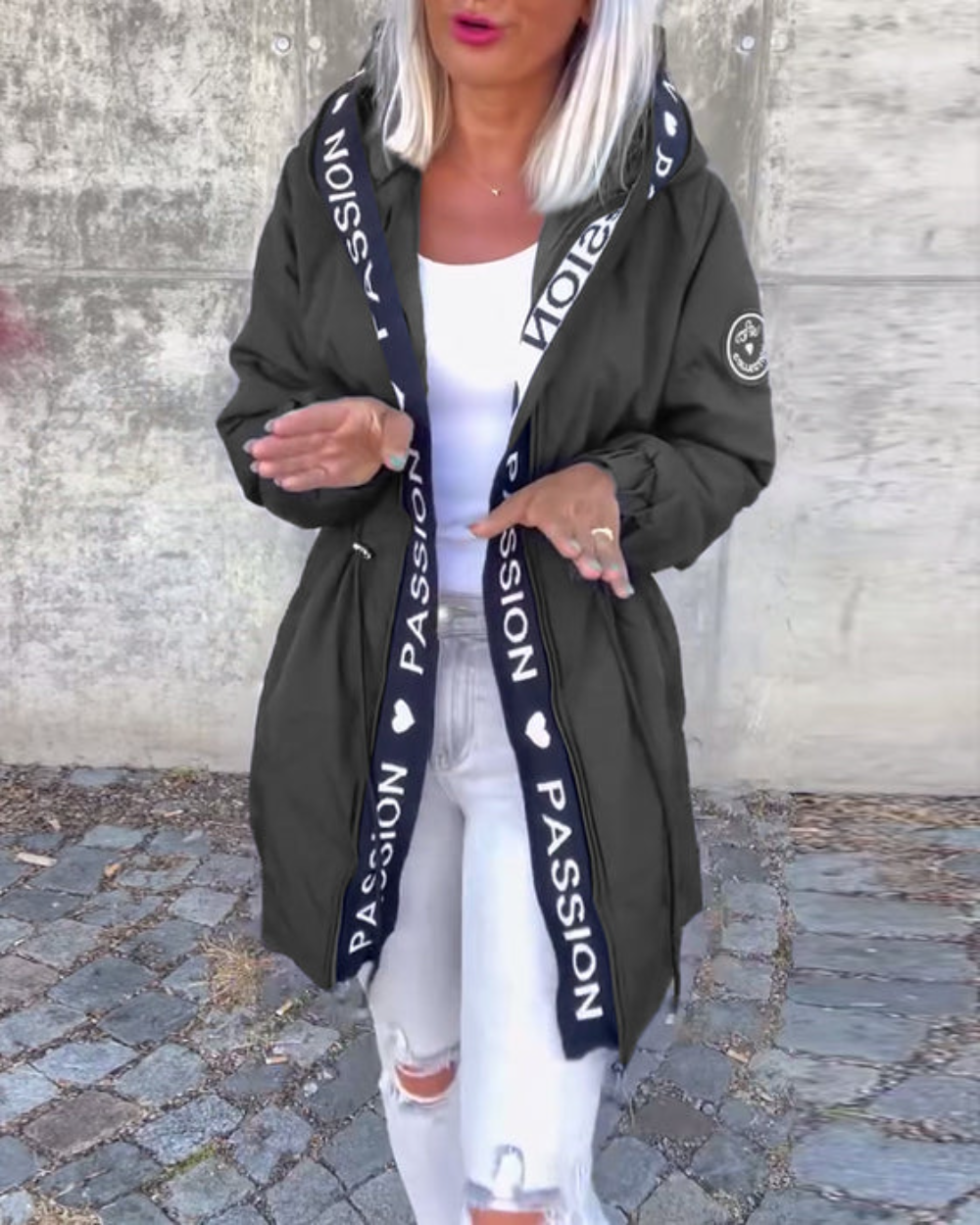 Jacke Damen mit Kapuze und Kordelzug - J&B - 2 - Jasminaboutique.com
