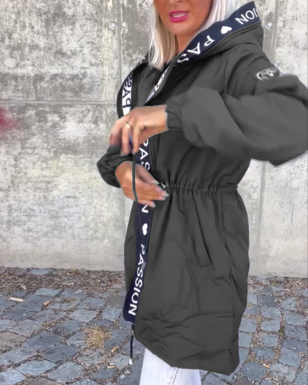 Jacke Damen mit Kapuze und Kordelzug - J&B - 3 - Jasminaboutique.com