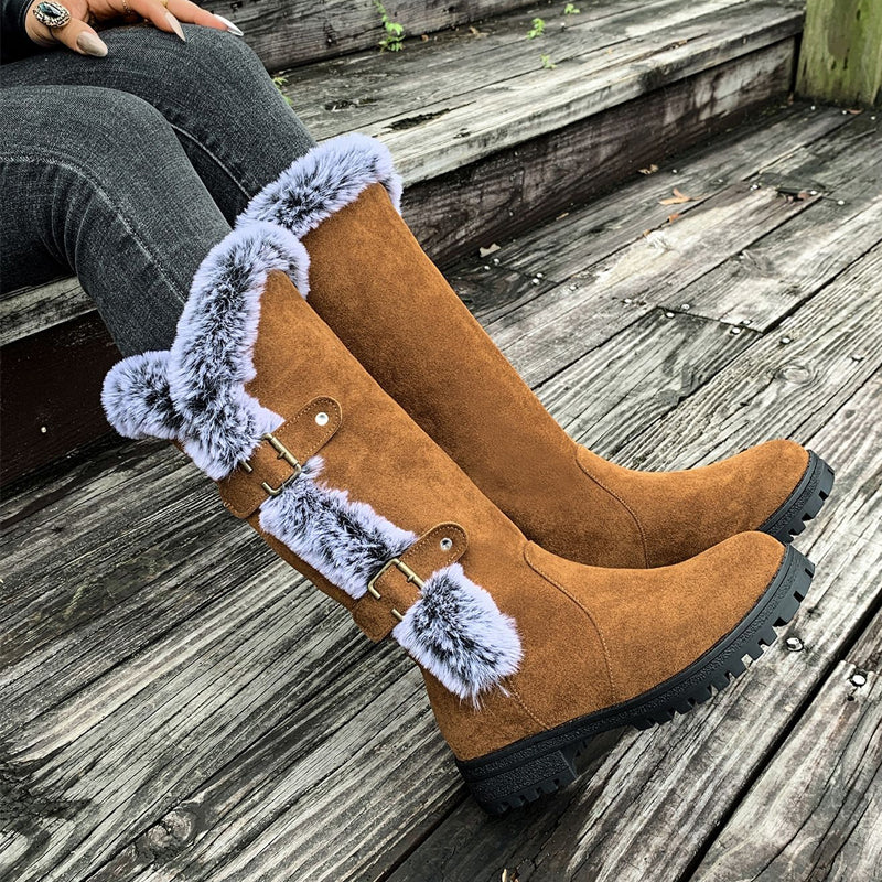 Damen Boots in mittlerer Wadenhöhe mit schickem Schnallen-Detail - J&B - 1 - Jasminaboutique.com