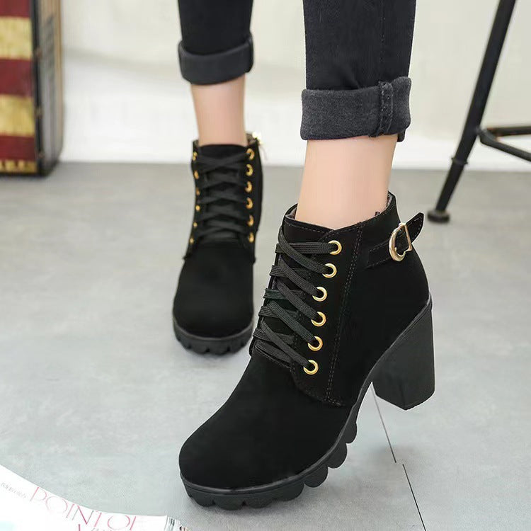 Damen Boots mit klobigem Absatz und Schnürung - J&B - 2 - Jasminaboutique.com