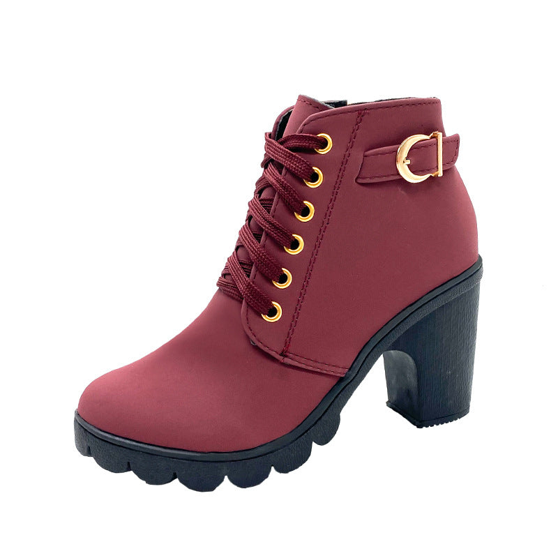 Damen Boots mit klobigem Absatz und Schnürung - J&B - 9 - Jasminaboutique.com