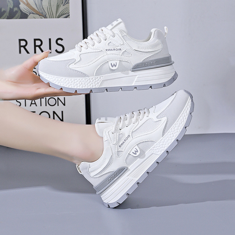 Sneaker Damen mit trendiger Silhouette und rutschfester Sohle - J&B - 3 - Jasminaboutique.com