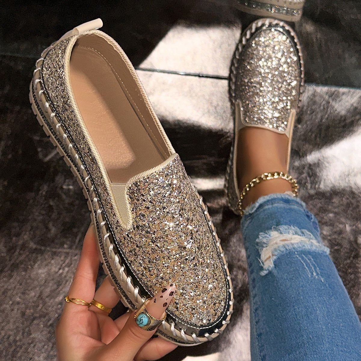 Damen Slip-On Schuhe mit Glitzer-Detail - J&B - 16 - Jasminaboutique.com