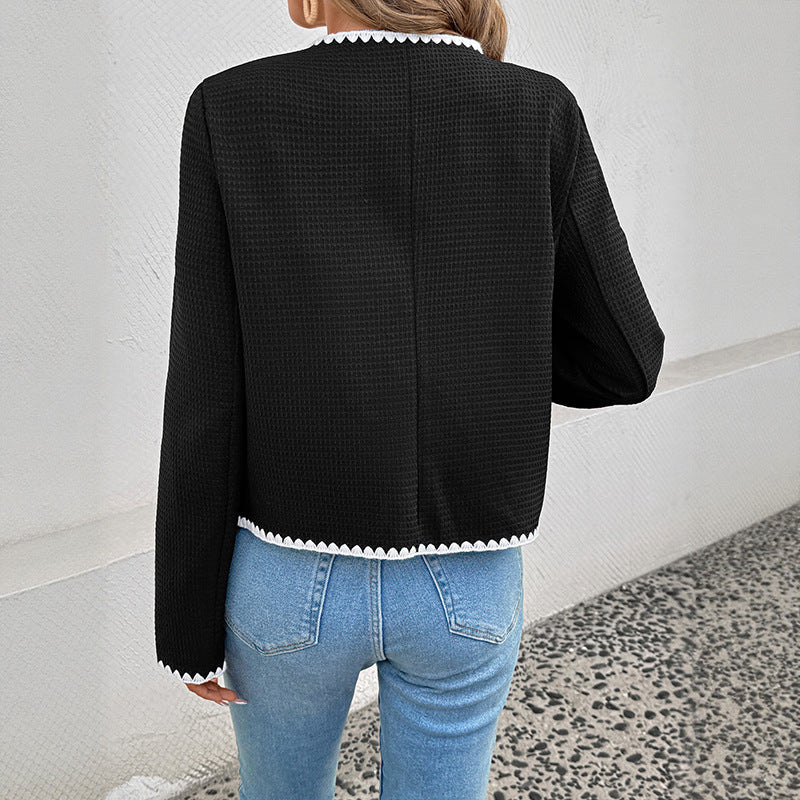 Damen Boxy-Jacke mit Taschen und kontrastierenden Details - J&B - 4 - Jasminaboutique.com