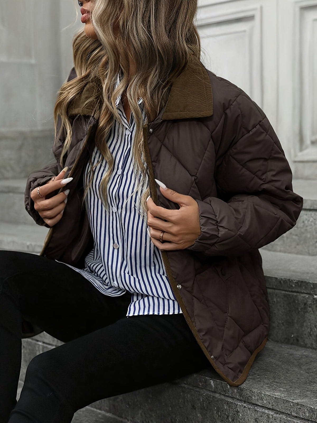 Jacke Damen mit Steppmuster und praktischen Taschen - J&B - 3 - Jasminaboutique.com